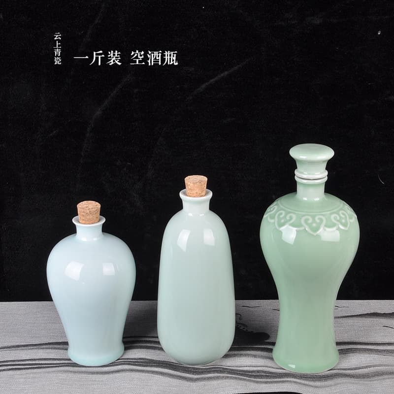 Cloud-patterned Celadon One-Jin Empty Ceramic Liquor Bottle for Home Use, Sealed Bulk Baijiu Storage, High-end Antique-style Decorative Ornament
