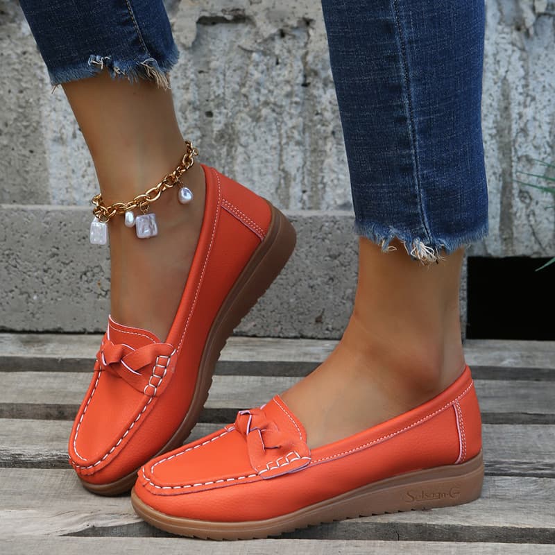 European and American Plus Size Spring Summer 2022 New Flat Round Toe Casual Driving Shoes for Women