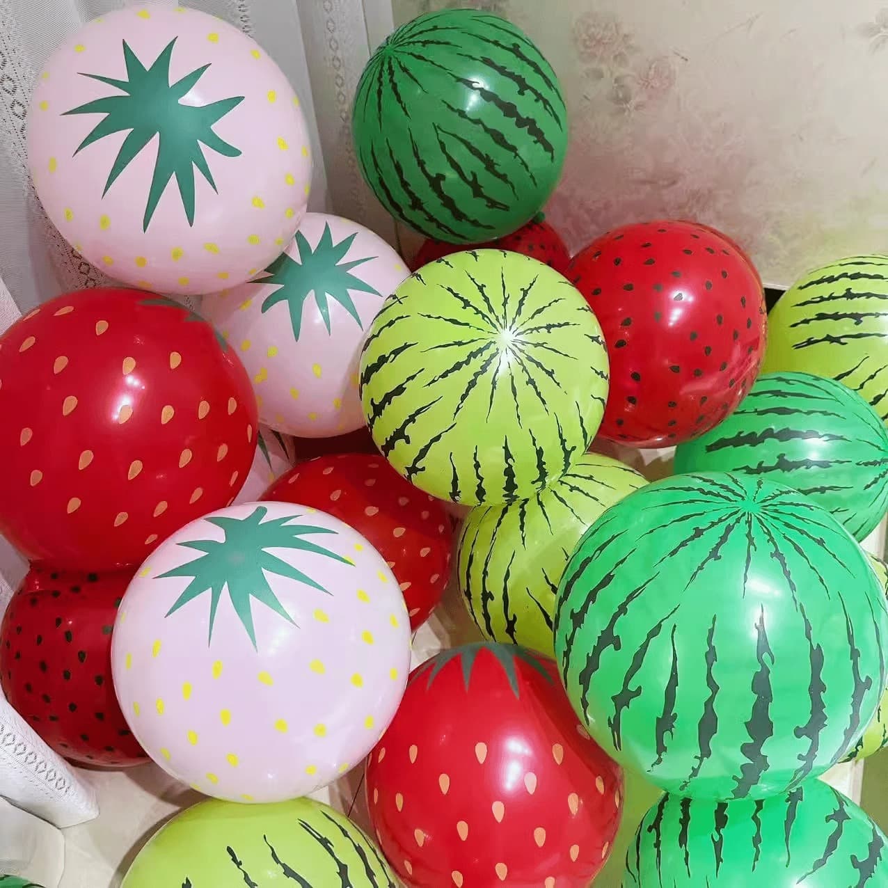 Thickened Strawberry Watermelon Balloons for Children's Toys, Birthday Parties, Shopping Malls, Schools, Kindergarten, and Promotional Small Gifts