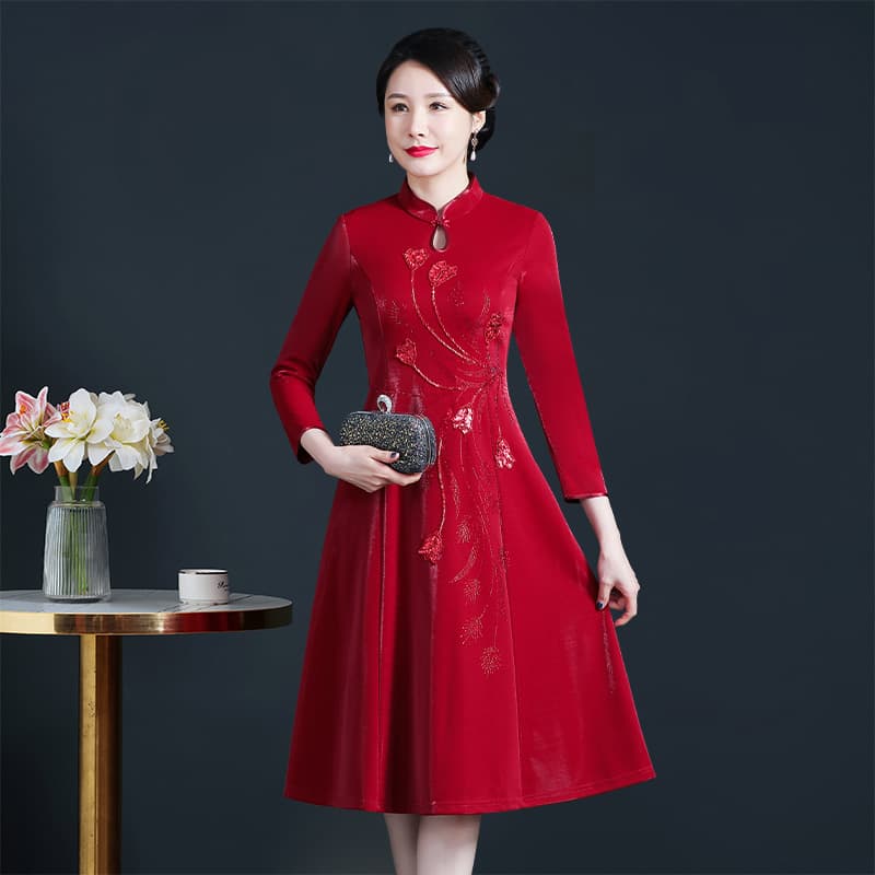2025 New High-End Autumn Outfit, Mother-in-Law Banquet Qipao, High-End Young Mother's Fleece-Lined Dress