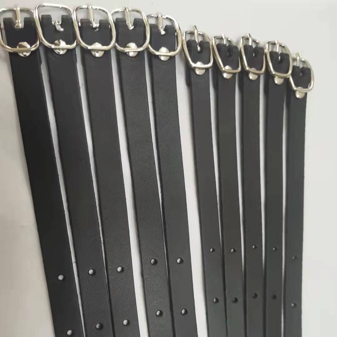 We professionally manufacture small luggage tag straps, featuring fine-textured PU leather with a rust-proof alloy buckle.