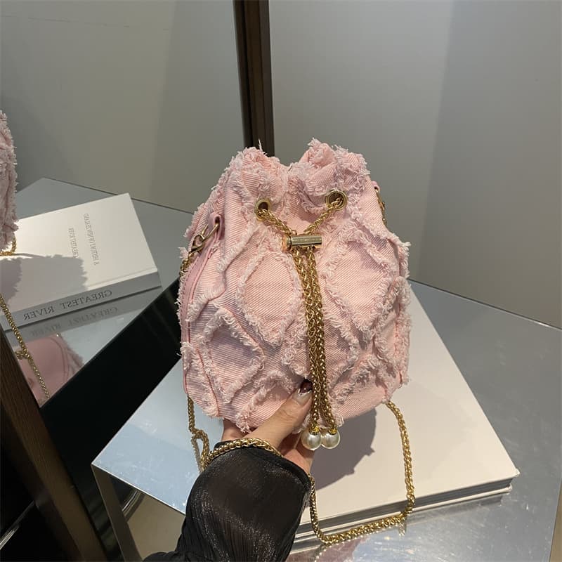 Niche Design Denim Diamond Quilted Bucket Bag New Crossbody European American Trend Drawstring Tassel Pearl Chain Crossbody Bag