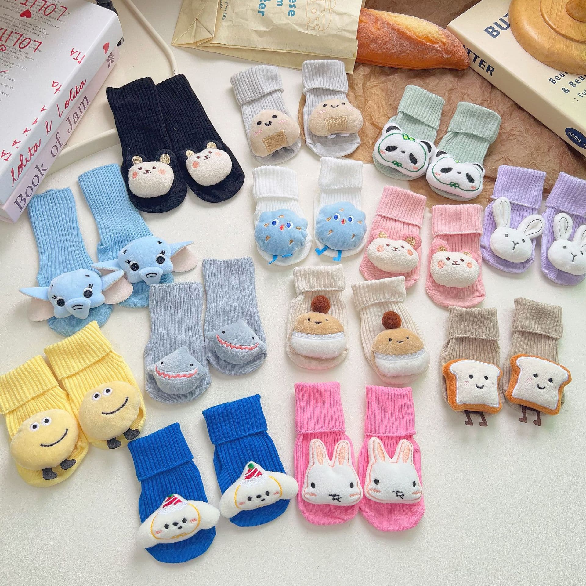 ins double needle doll children's socks four seasons three-dimensional cartoon doll mid-tube socks baby floor socks manufacturer wholesale