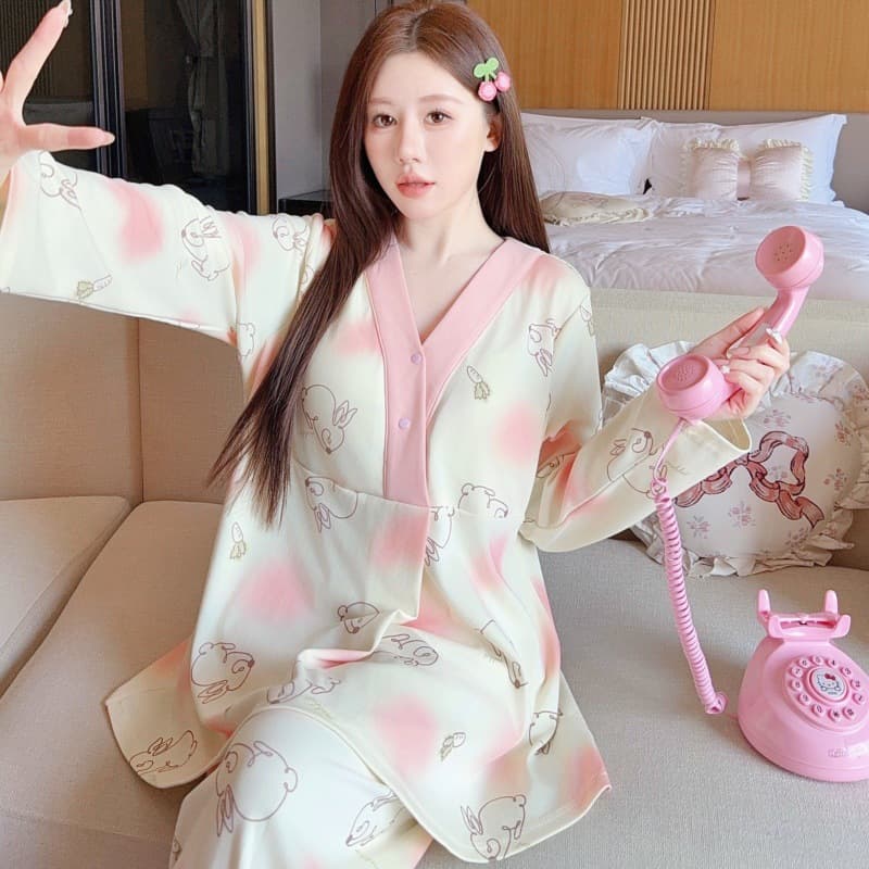 New Chinese style maternity wear for spring and autumn, suitable for postpartum breastfeeding mothers, can also be worn as outerwear, maternity pajamas, breastfeeding loungewear.