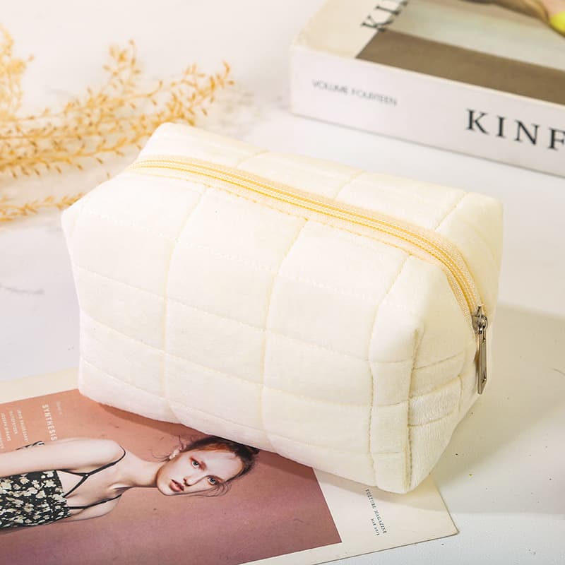 Cross-border Christmas Bestseller Plush Portable Makeup Bag Premium Large-Capacity Plaid Toiletry Bag Cosmetic Organizer