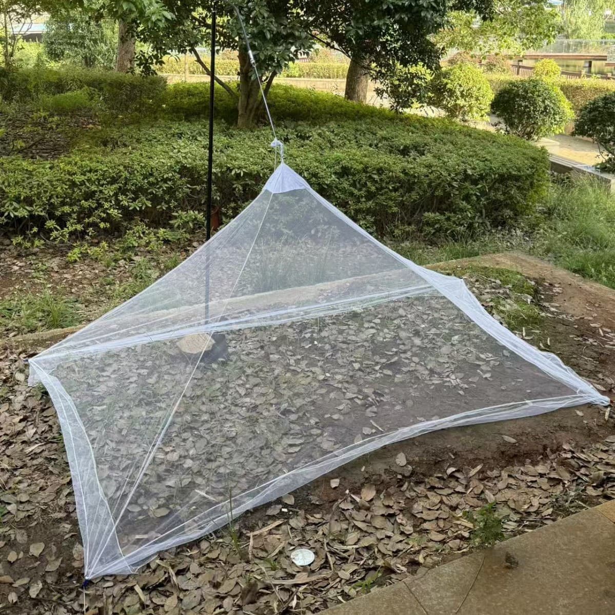 Factory Wholesale Dense Mesh Anti-mosquito Net, Reinforced Triangular Top Quadrilateral Anti-mosquito Outdoor with Storage Bag