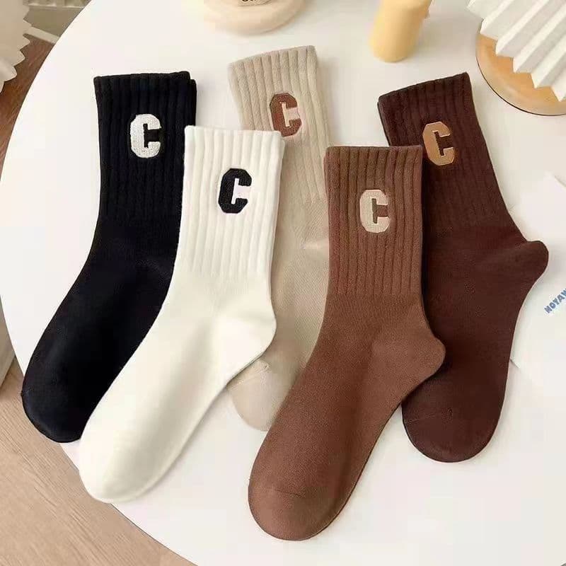 Women's cotton socks with letter C, autumn trendy mid-calf style, shark fin design, embroidered, versatile long socks, solid color slouch socks.
