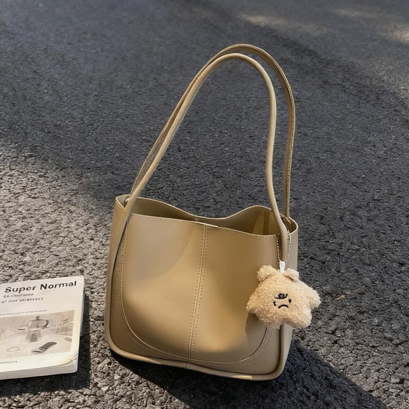 [Hot sale in store] Large-capacity versatile bag 2026 new style fashion retro bag texture college student commuter women