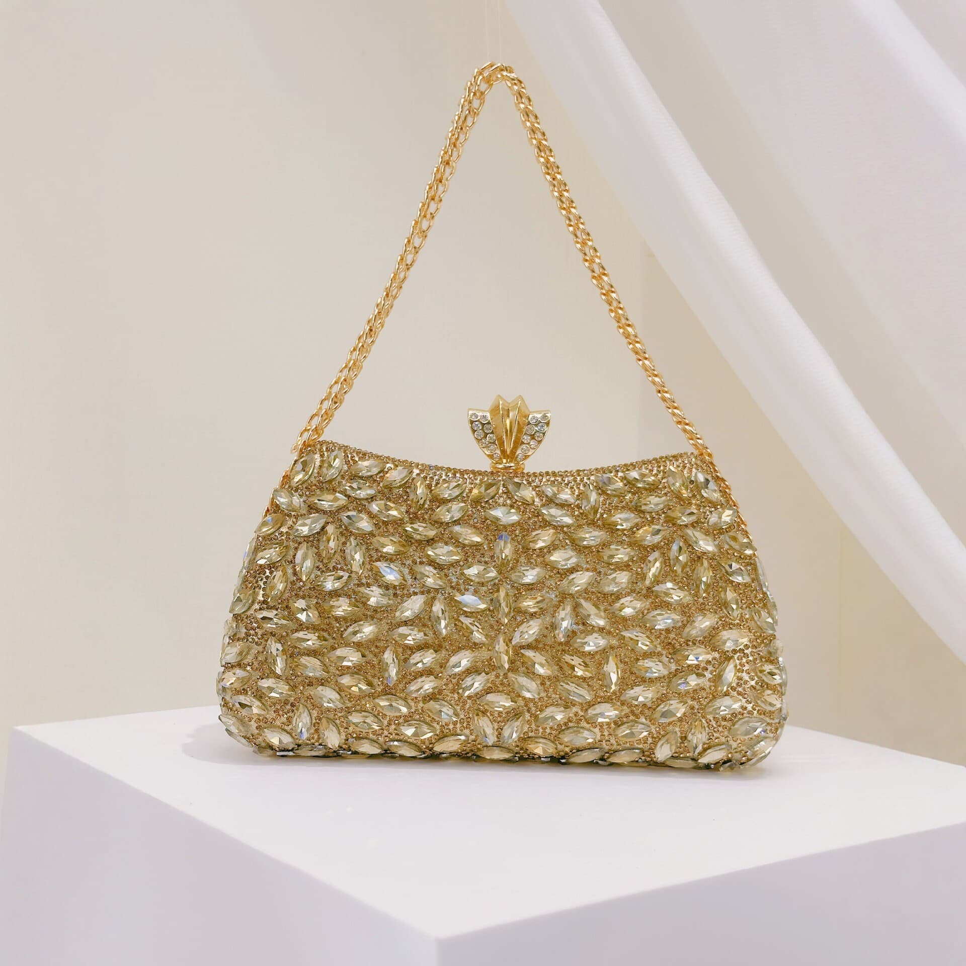 2026 New European and American Fashion Rhinestone Evening Bag Women's Chain Crossbody Bag High-end Socialite Handbag Party Gift