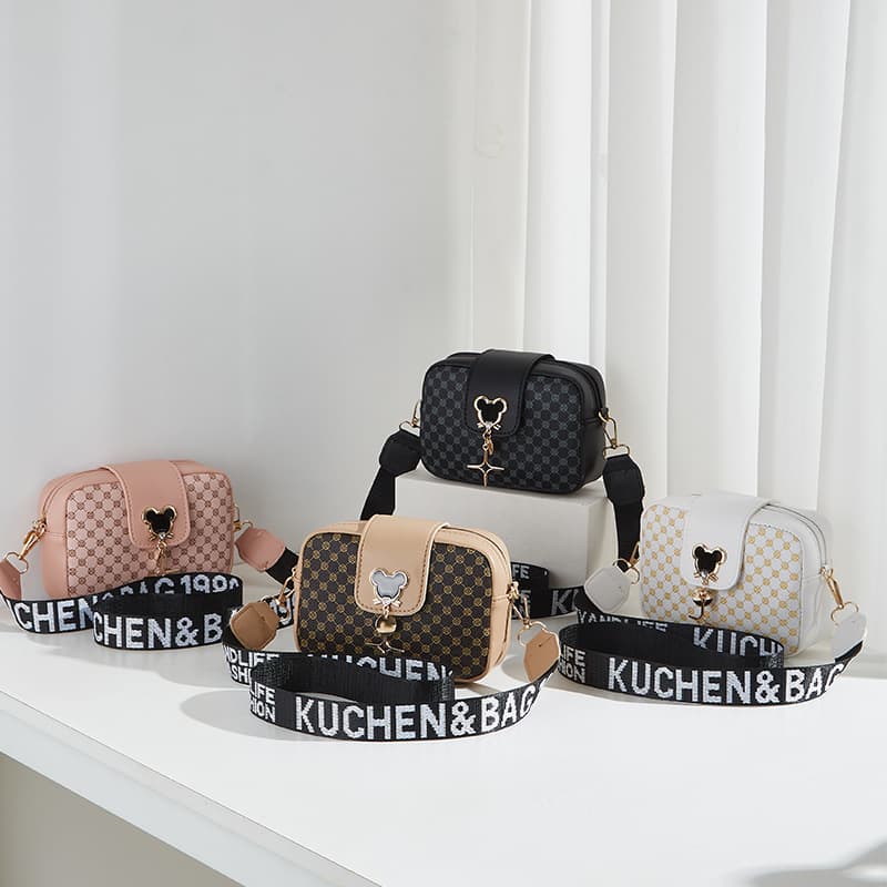 European and American Retro Women's Crossbody Bag 2026 Ladies Bgas New Polka Dot Personality Women's Bag Factory Direct