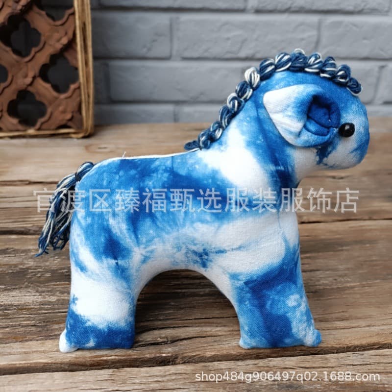 Dali Lijiang Guizhou cultural creative ancient town tourism gifts tie-dye linen fabric ornaments home decoration animal dolls.