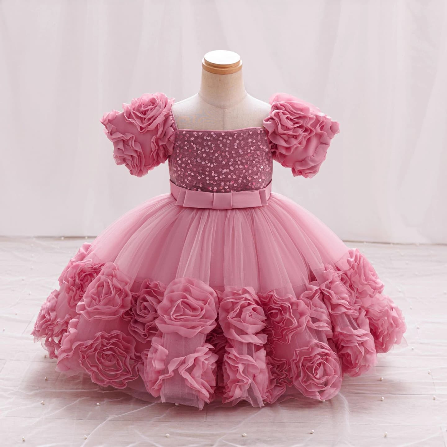 Girls Princess Dress Red Flower Decoration Children's Dress Square Neck Puff Sleeve Banquet Performance Exquisite Children's Dress