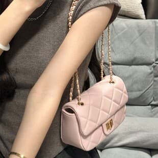 2026 New Diamond Pattern Chanel Style Chain Bag Women High-End Commuter Elegant Versatile Shoulder Bag Crossbody Bag