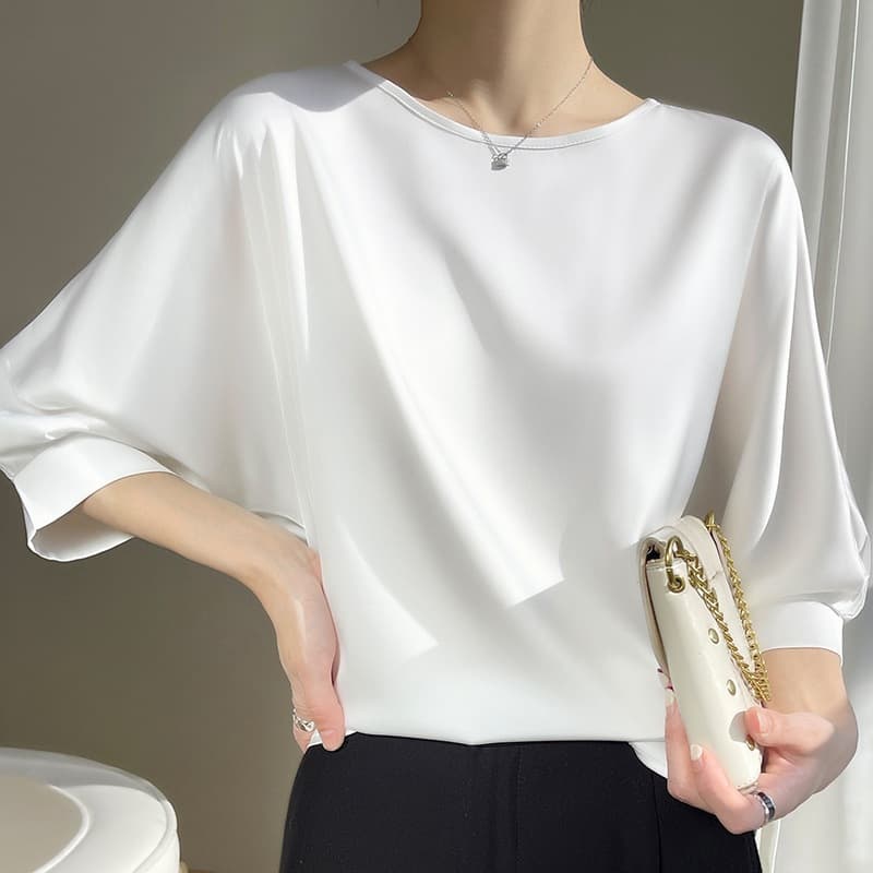2026 New Summer Women's Quarter Sleeve T-Shirt Women's Loose Large Size Top Thin Round Neck Satin Simulated Silk