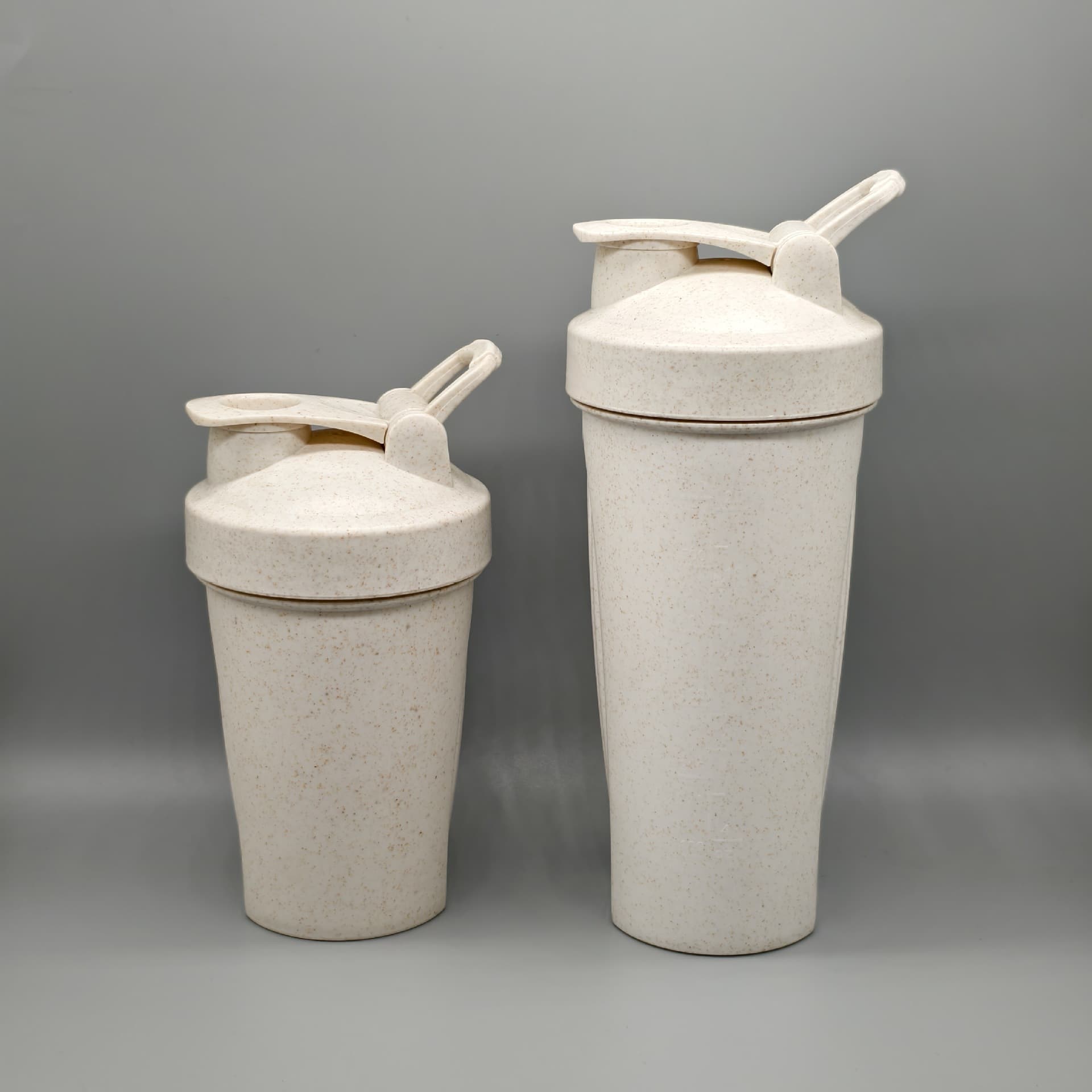 400ml Outdoor Portable Plastic Water Bottle, Wheat Straw Biodegradable 600ml Handheld Fitness Shaker Cup for Protein