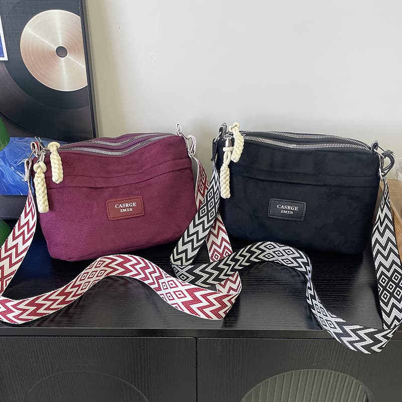 Simple Pillow Bag, Women's Shoulder Bag, Lightweight Water-Repellent Nylon Bag, Casual and Versatile Crossbody Bag, Suede