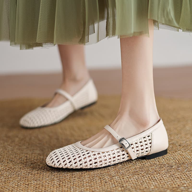 French elegant Mary Jane shoes 1cm hollow flat shoes for women 2025 spring and summer round toe flat shoes cute one-word buckle