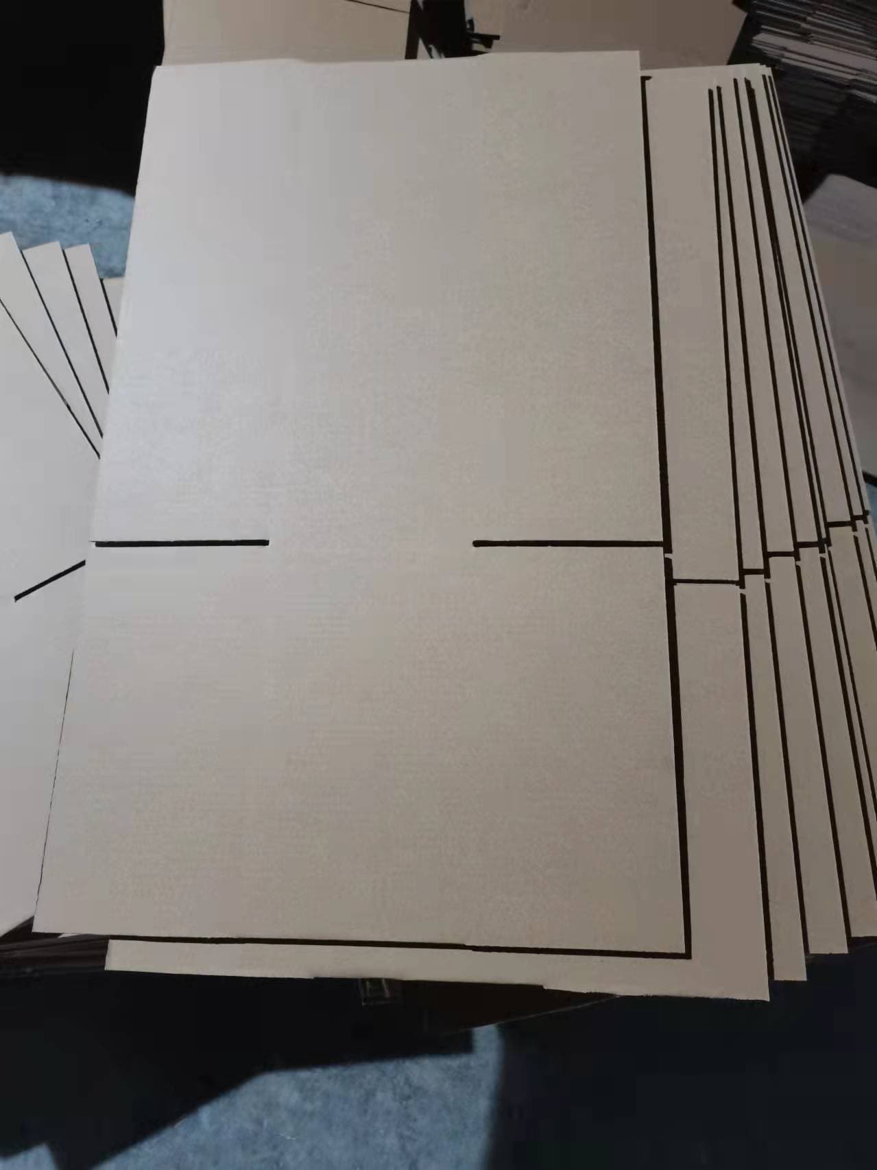 Guangdong manufacturers paper carton packaging express moving packaging carton wholesale household appliances large carton