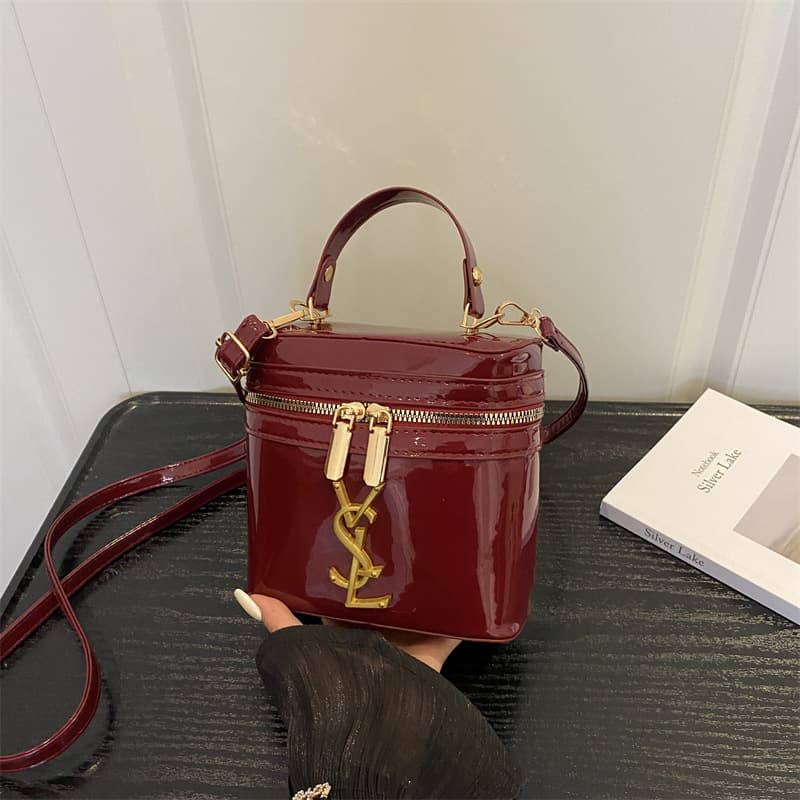 High-End Glossy Box Handbag, Small Chanel-Style Fashionable Trendy Shoulder Bag, Niche Design, Everyday Crossbody Bag