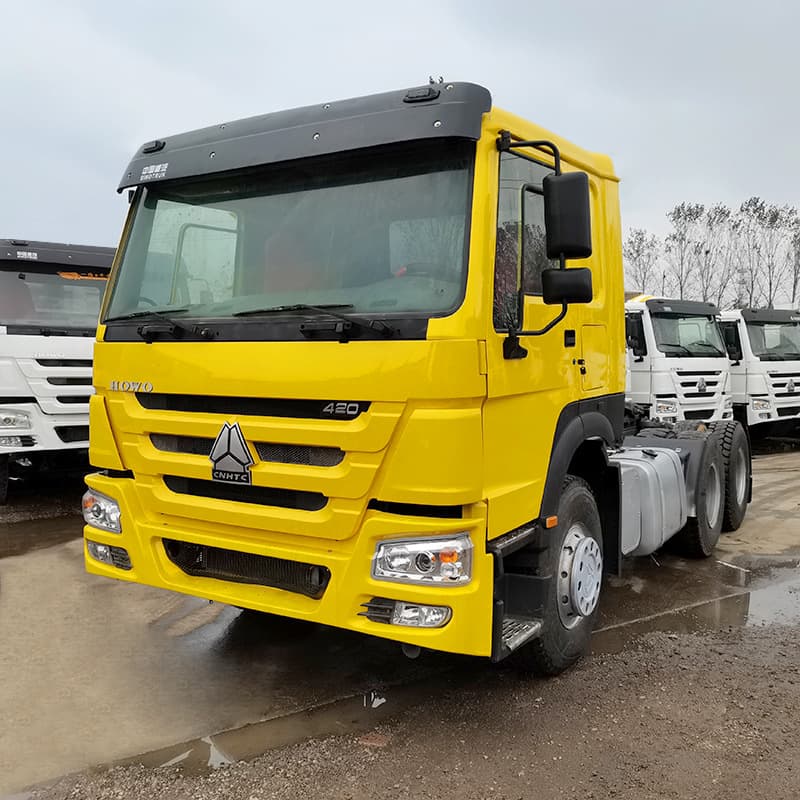 Rear eight-wheel Howo tractor head sell double axle semi-trailer trailer head 371 horsepower cargo transport head