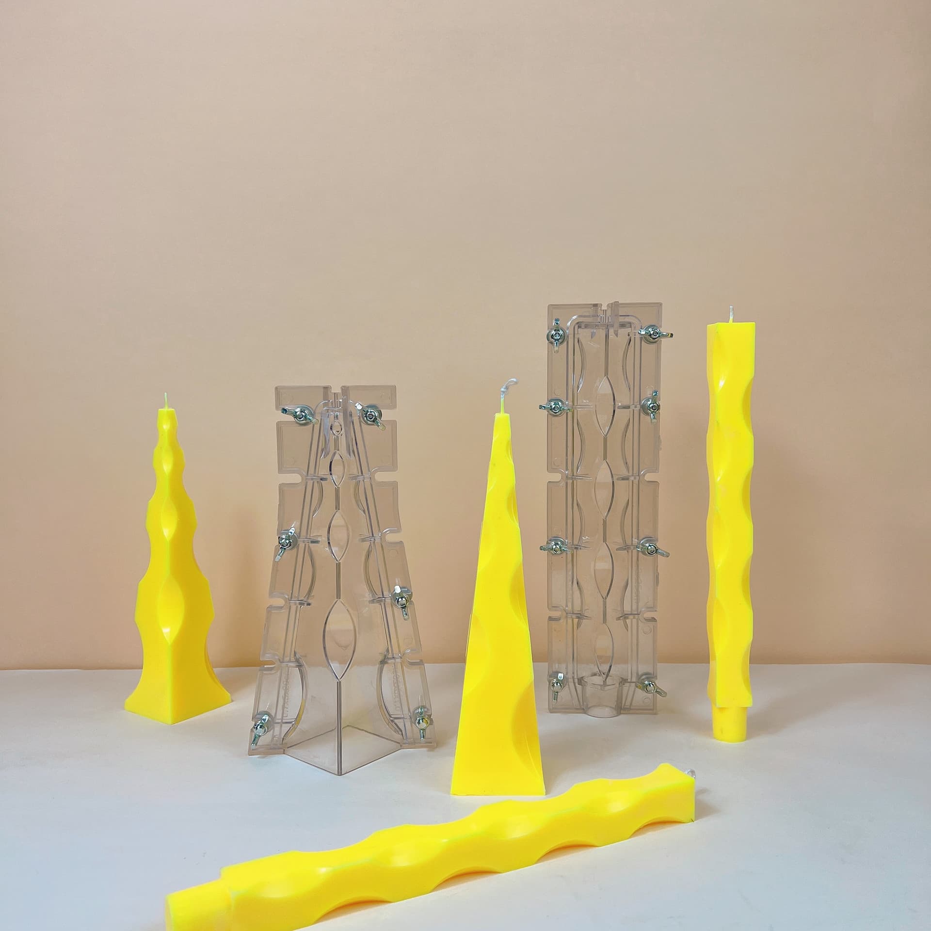 Xiongwei PC Two-Part Candle Mold Pyramid Cheese Stick Wax Home Decoration DIY Handmade Scented Candle Mold