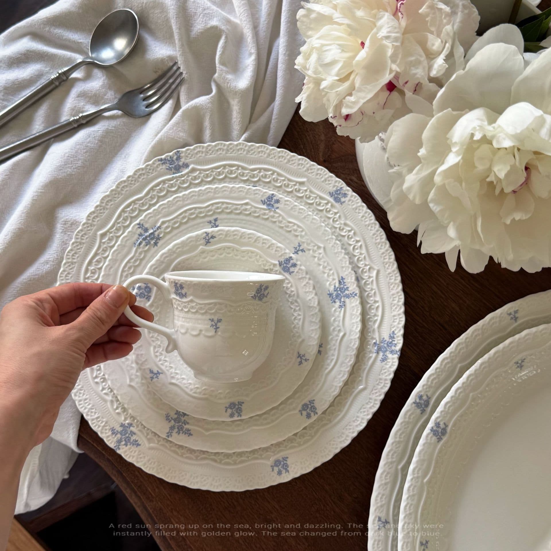 French Lace Embossed Blue Floral Ceramic Tableware Ceramic Plates Bowls Cups Saucers Deep Plates Oval Plates Pasta Western Dinner Plates