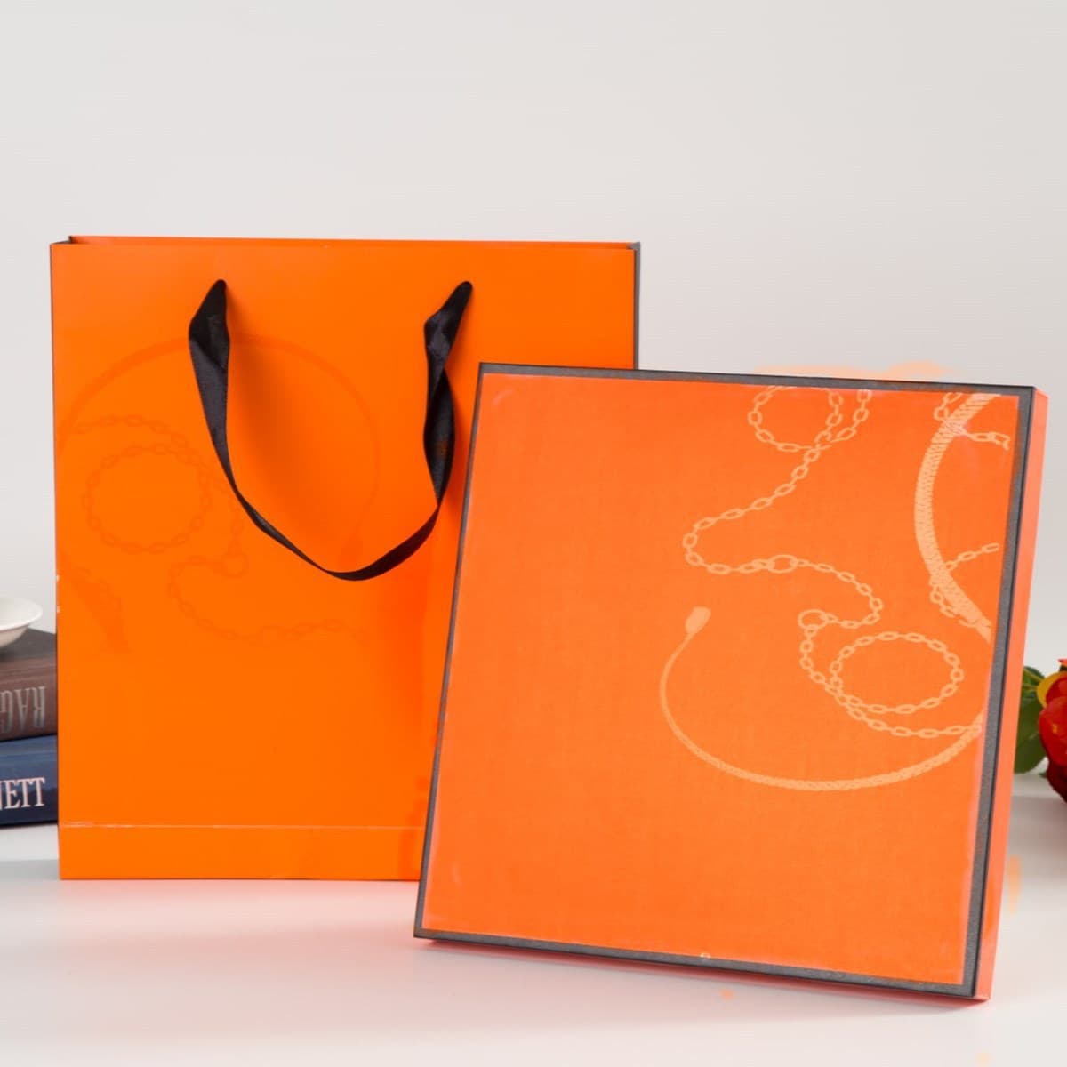 Manufacturer wholesale fashion scarf gift box, silk scarf wholesale, exquisite gift bag, paper box set, elegant box DI