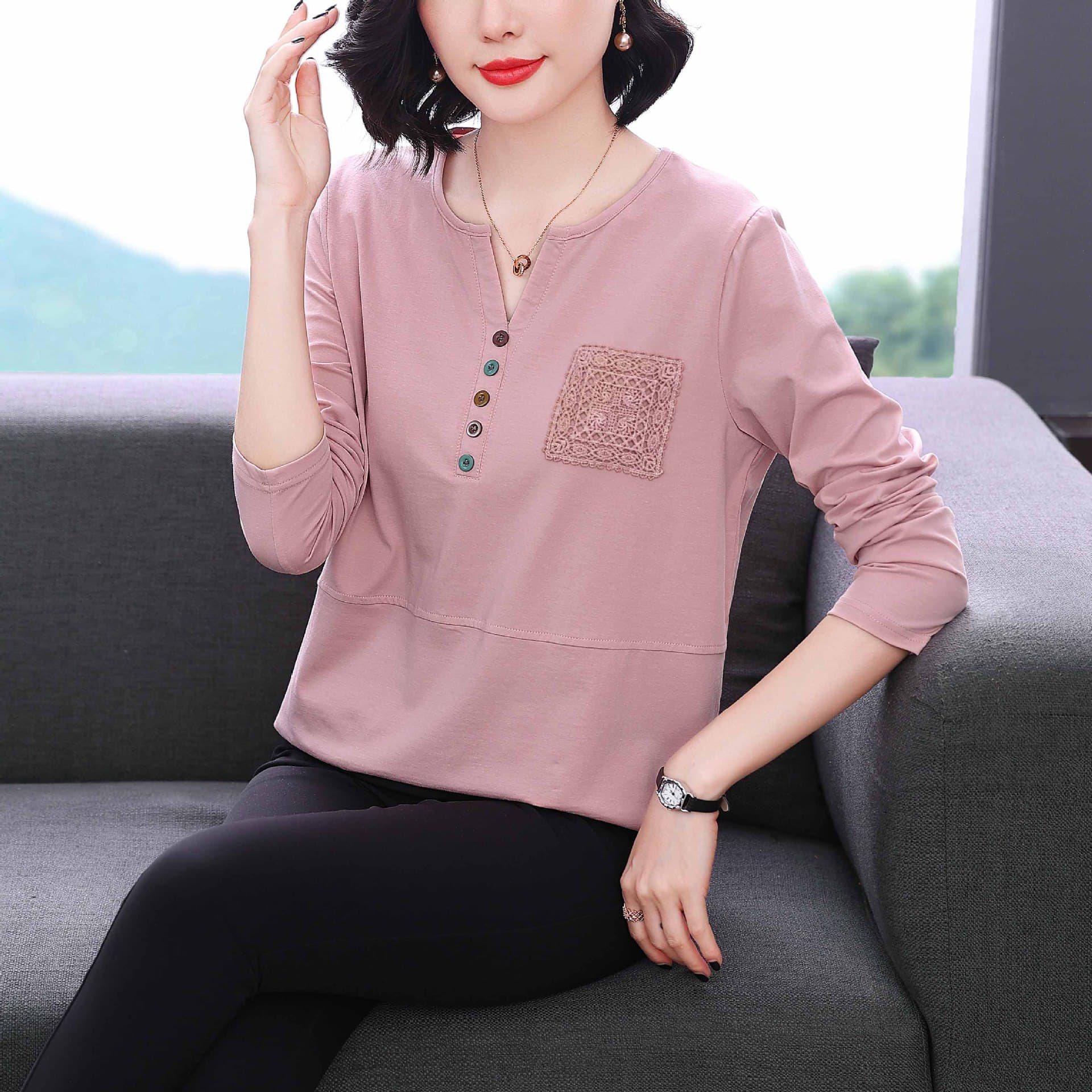 Cotton V-Neck Long-Sleeve T-Shirt for Women, Artistic Retro Loose Fit 2025 Autumn New Ethnic Style Embroidered Long-Sleeve Base Layer