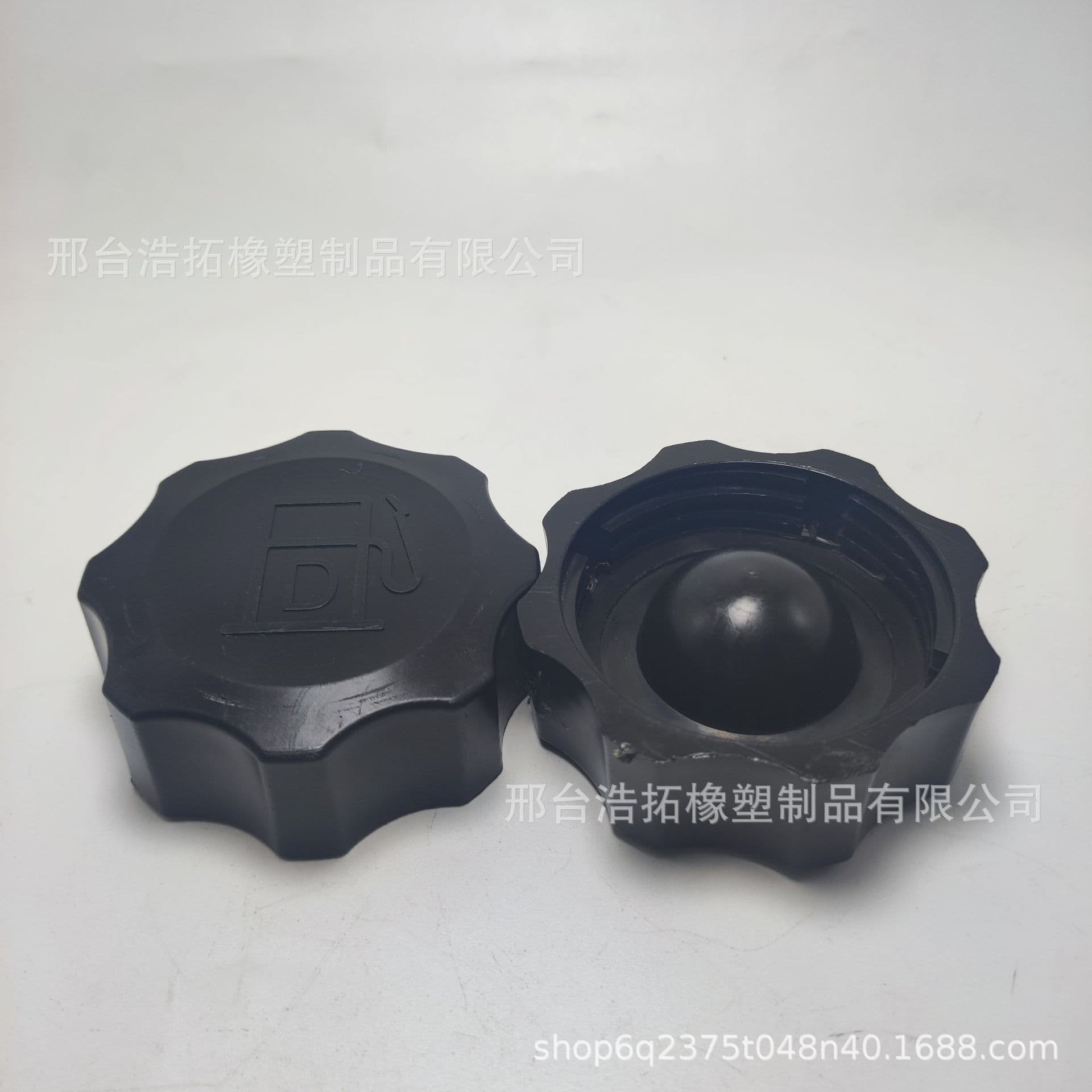 Suitable for Kubota L3608 L4708 L5018 Tractor Parts Assembly Cover Fuel Tank TC402-42022