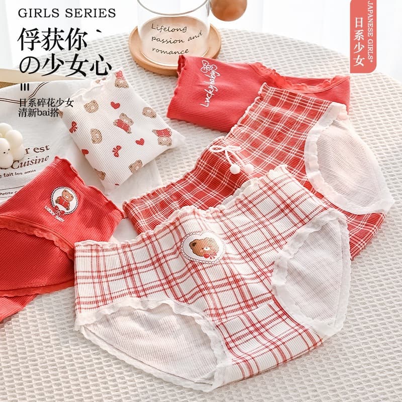 Cute Lucky Bear Mid-Waist Red Festive Blessing Underpants for Girls, Skin-Friendly, Breathable, and Comfortable Triangle Panties