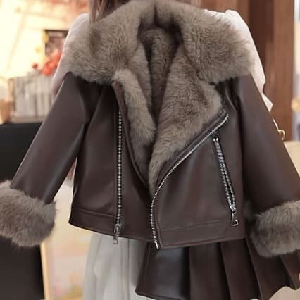 Girls winter suit leather jacket 2026 new Korean version thickened leather jacket fashionable pleated skirt two-piece set