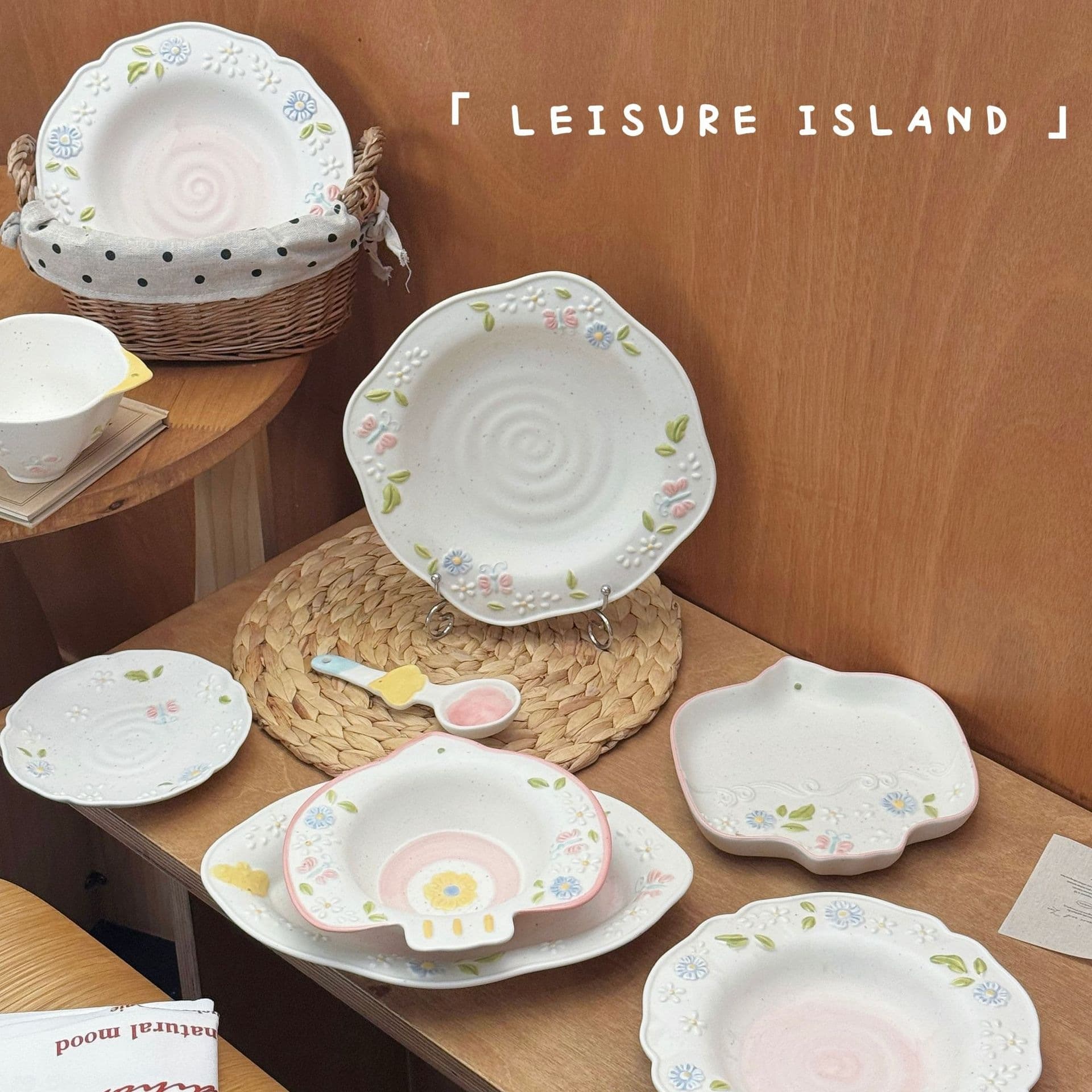 Four Seasons Birds High-Gloss Under-glaze Color Ceramic Dinnerware Set: Relief Flower Soup Plate, Fish Plate, Bone Dish, Spoon, Rice Bowl