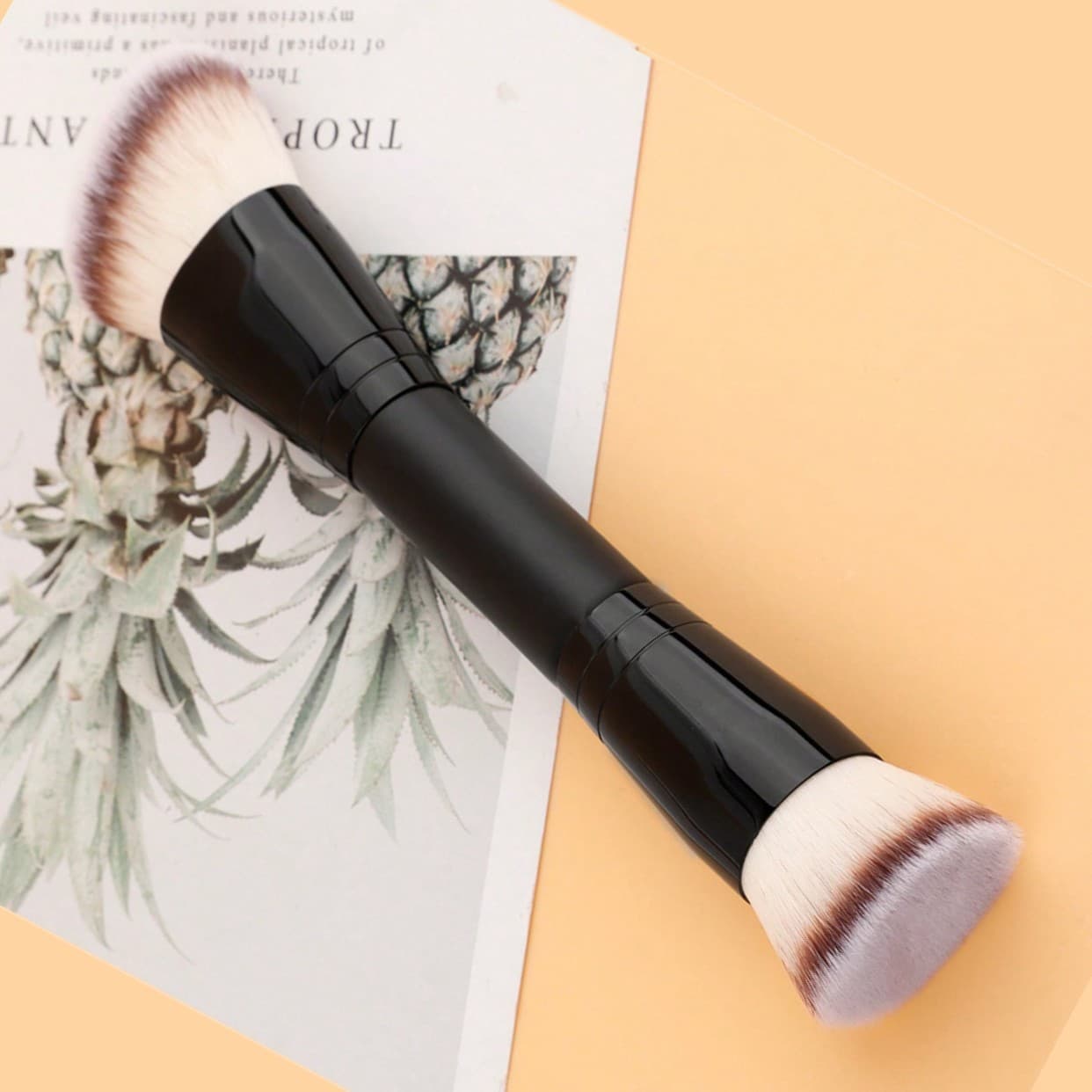 Cross-border double-headed foundation brush, flat-head powder brush, blush brush, contouring brush, single three-color hair soft-bristled makeup brush, beauty makeup brush