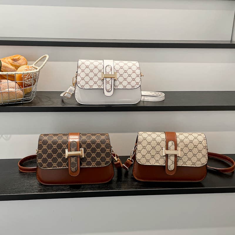 Chinese-Style High-Appeal Baguette Underarm Bag for Women 2026 New Commuter Niche Belt Buckle Trendy Single Shoulder Crossbody Bag