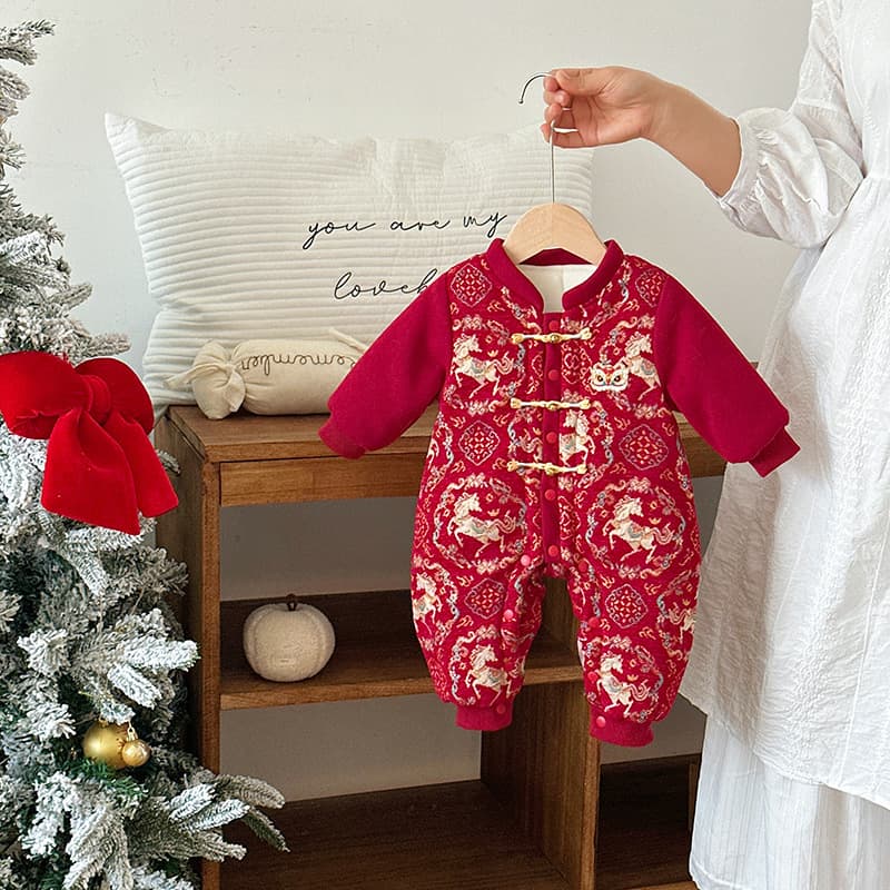 Baby red festive winter velvet thickened male and female baby full moon 100-day dress newborn cute new year dress
