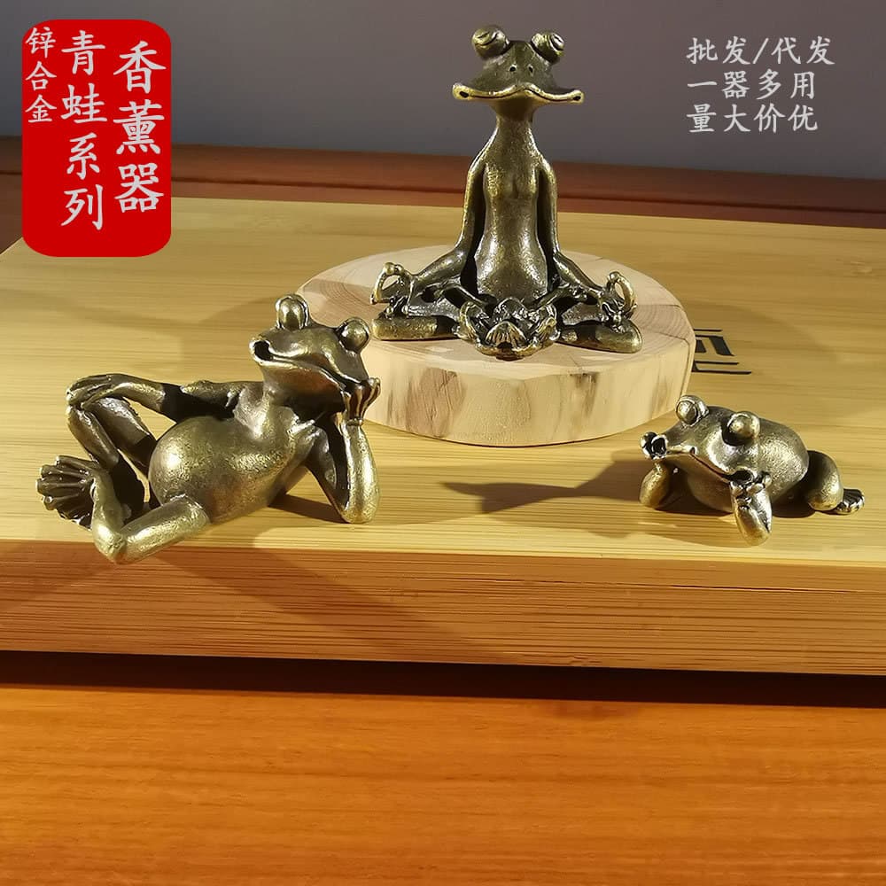 Retro frog decorative ornament, bronze-colored craft item, office desk tea pet, indoor incense burner, incense stand, incense tray wholesale