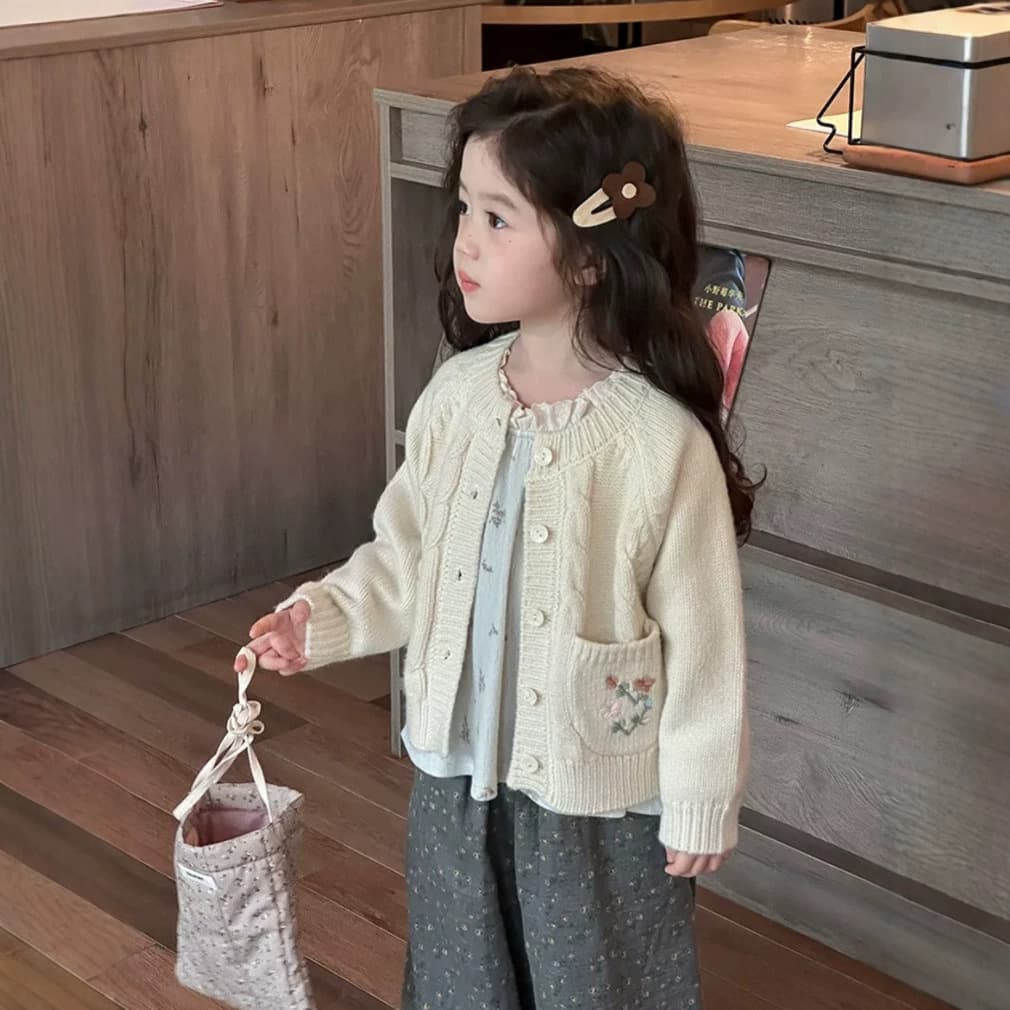 Girls' Cardigan Sweater for Outerwear, Autumn Winter New Korean Style Fashionable Baby Knit Coat Children's Top