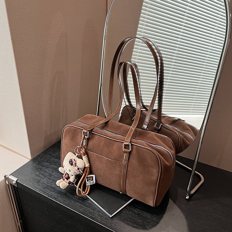 Retro Large Capacity Frosted Shoulder Bag for Women, 2025 Early Autumn, High-End Versatile Casual Commuter Shoulder Pillow Bag