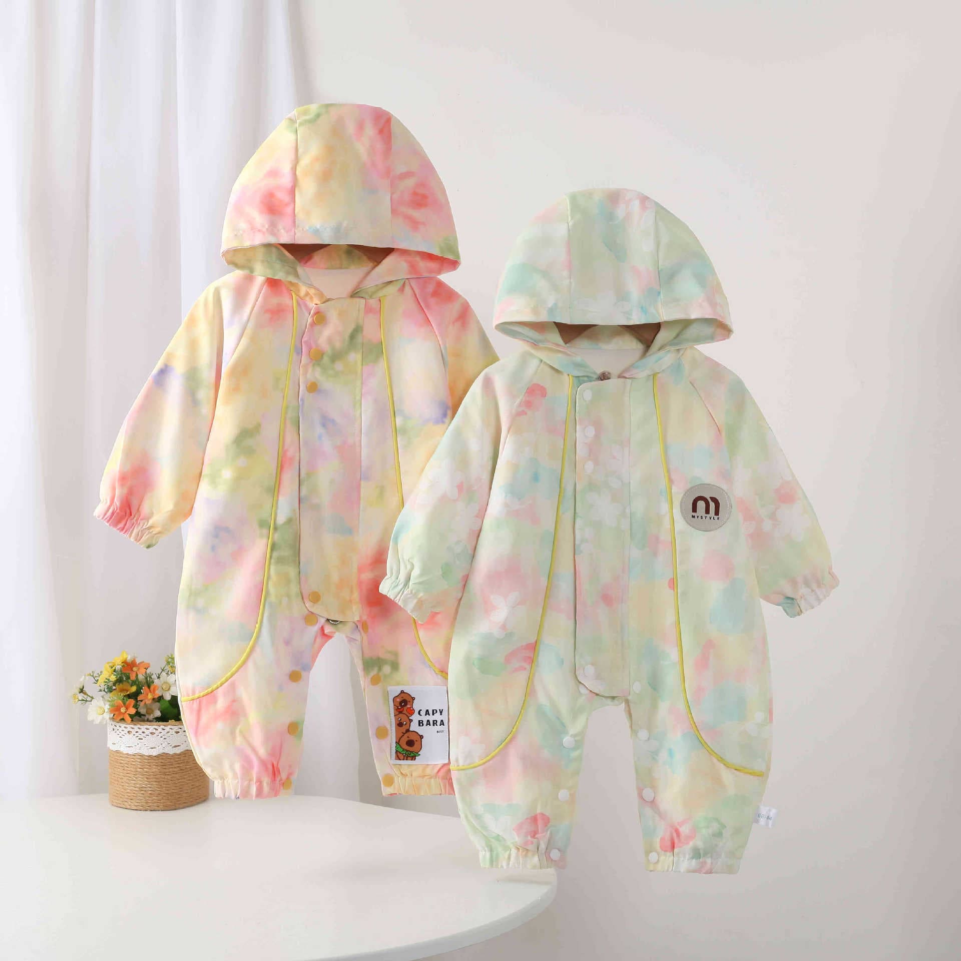 New double-layered romper for boys and girls in spring and autumn. Toddler's 100-day cute and super cute jumpsuit for one-year-old outings.
