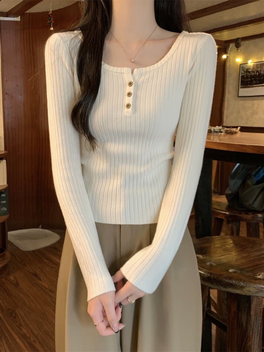French square neck knitted sweater with collarbone leakage bottoming shirt for women in spring, autumn and winter textured slim button long-sleeved top