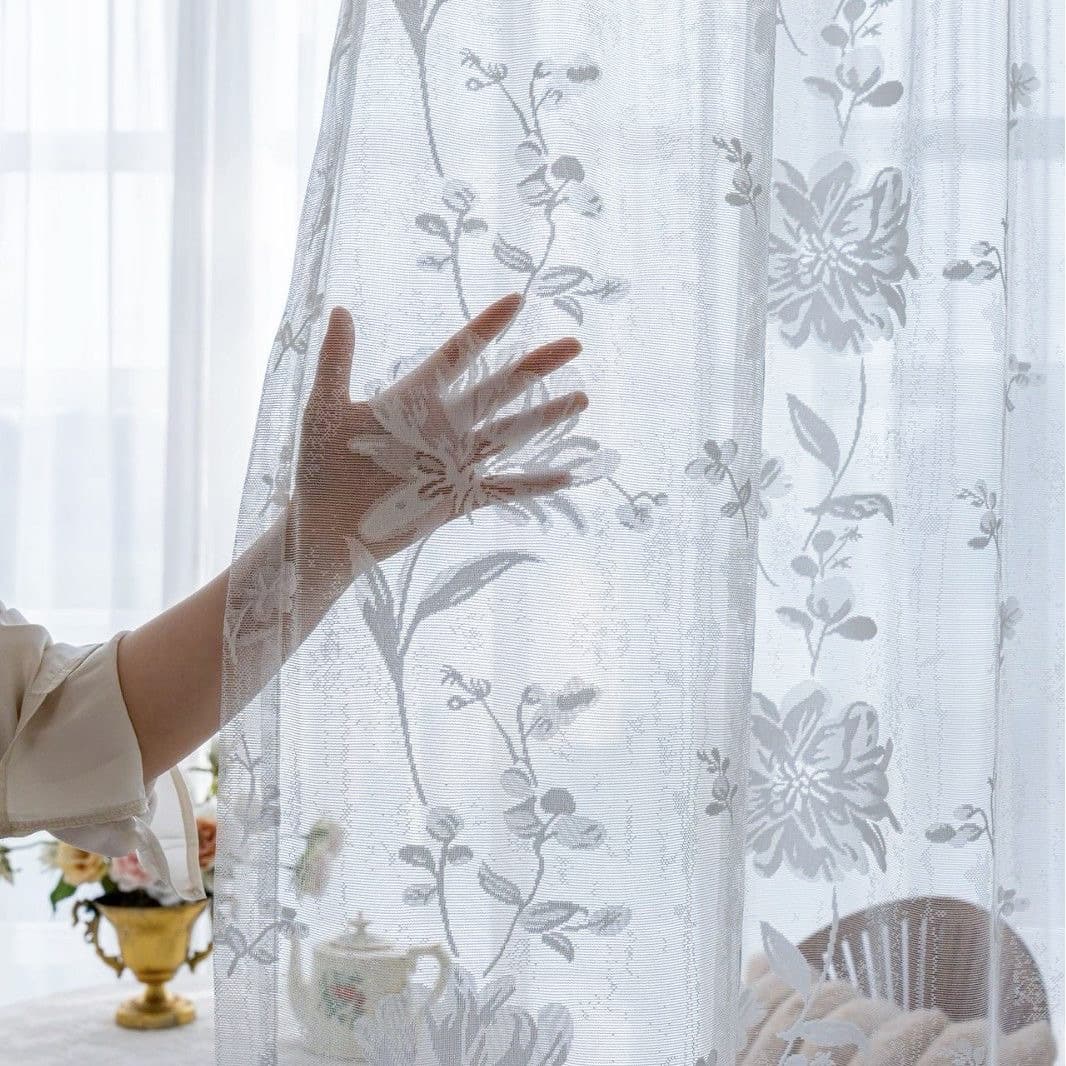 Manufacturer of curtain sheers, fabric wholesale, ready-made cross-border export, small fresh dreamy jacquard white sheer curtains.