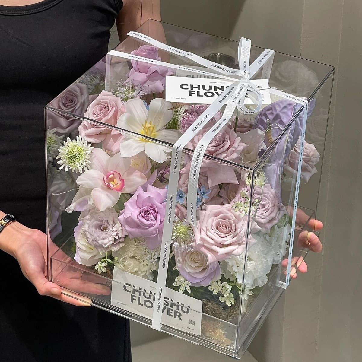 Square Acrylic Flower Box Transparent Floral Gift Packaging Box Preserved Flower Display Box Valentine's Day