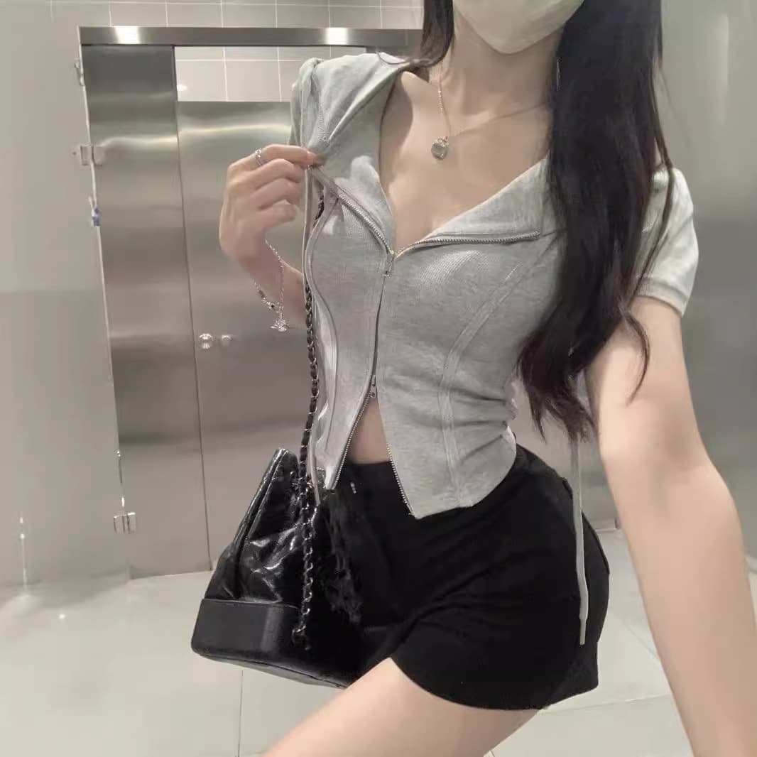 Sweet and Cool Hooded Cropped Jacket for Women, V-Neck Double Zipper Waist-Tight Short-Sleeve Cardigan Crop Top