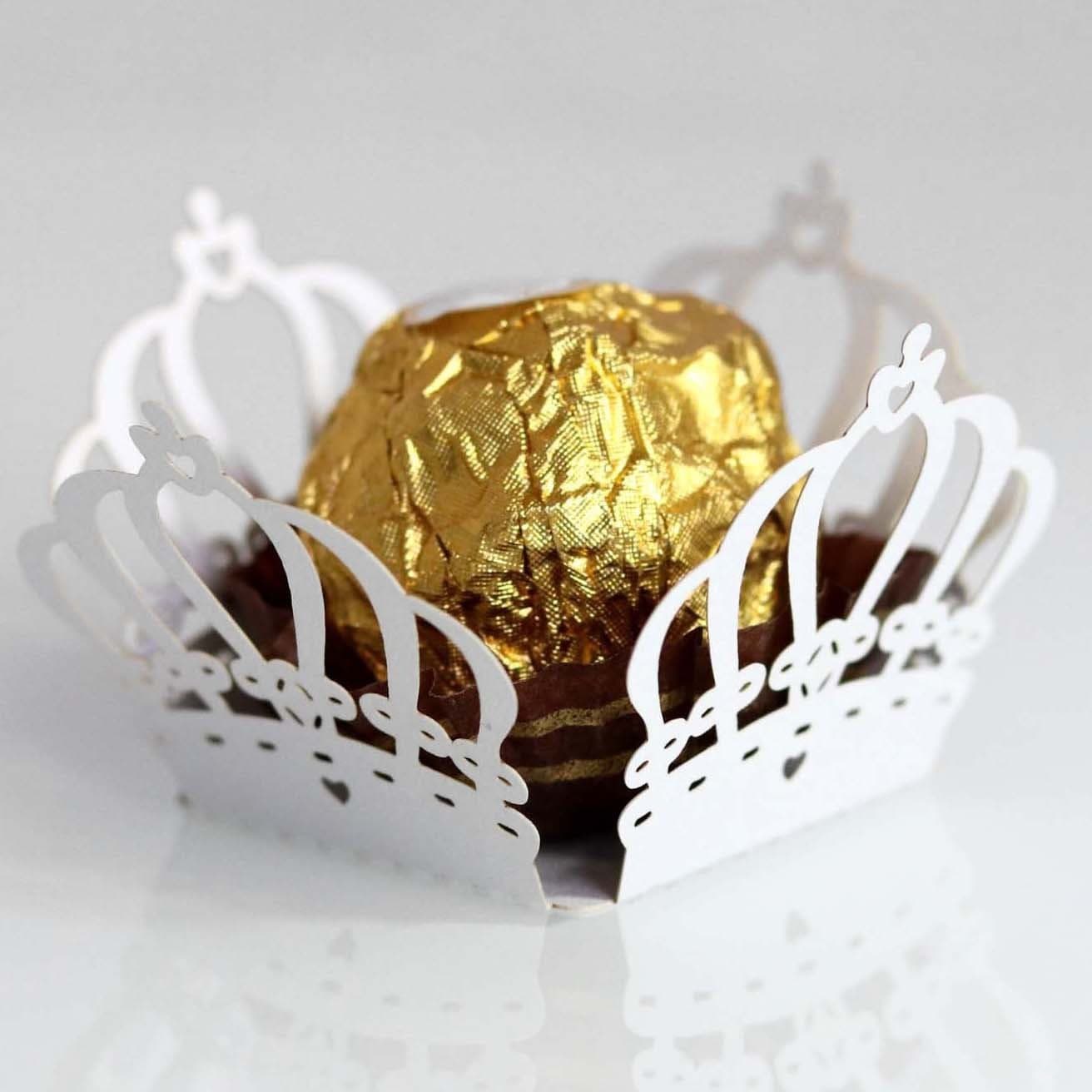 Wholesale European-style Wedding Hollow Ferrero Chocolate Paper Lace Holiday Party Crown Decoration Candy Box