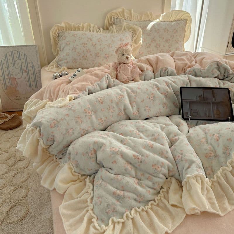 Korean style milk fleece lace four-piece set, autumn/winter thickened warm coral fleece flannel duvet cover single bed three-piece set