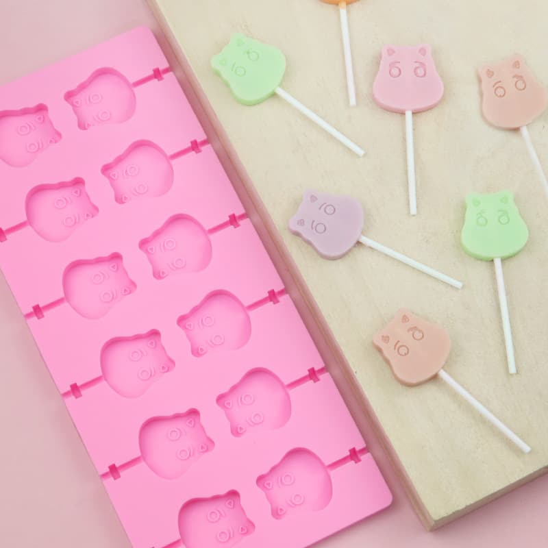 Xunwei 12 Bears Silicone Lollipop Mold Children's Toffee Cheese Sticks Without Sticks