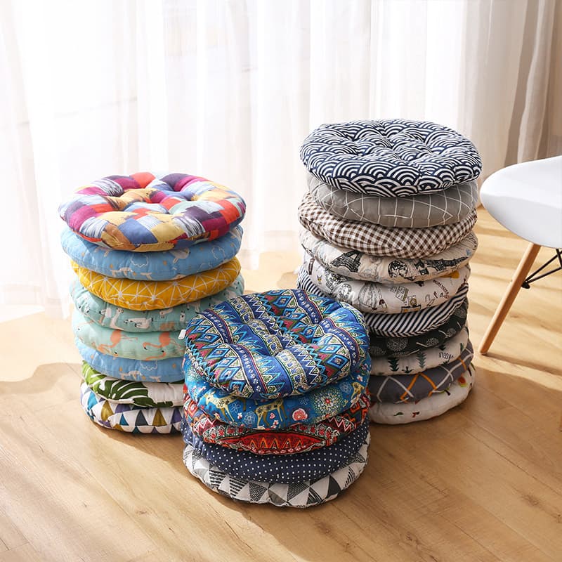 One-piece dropshipping chair cushion manufacturer produces comfortable student seat cushions, dining chair cushions, and office chair cushions wholesale.