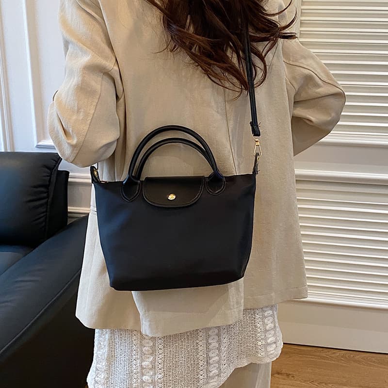 Simple Contrast Color Handbag for Women 2025 New Spring Summer Versatile Trendy Dumpling Bag Fashionable Textured Shoulder Bag