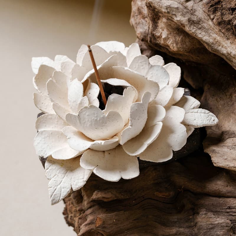 Hazy Moon White Bud Peony Incense Incense Holder Ceramic Hand-Pressed Flower Thread Incense Base Tray Home Handmade Ornament Incense Burner