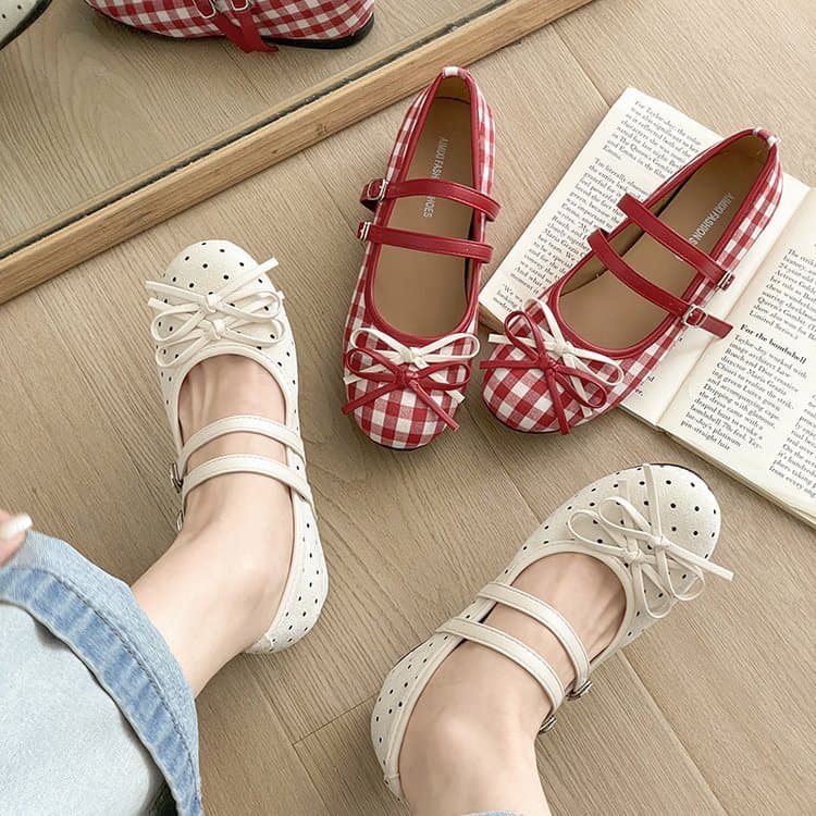 Red French-Style Flat Shoes with Hidden Height Increase, Shallow Mouth, Women's 2026 New Spring Model, Versatile Mary Jane Shoes That Match with Skirts